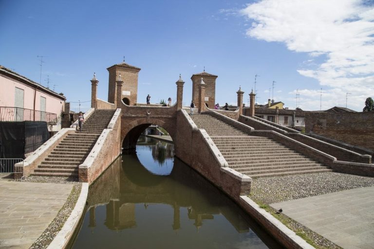 Comacchio an der Adria, gebaut auf 13 Inseln Italien mal anders