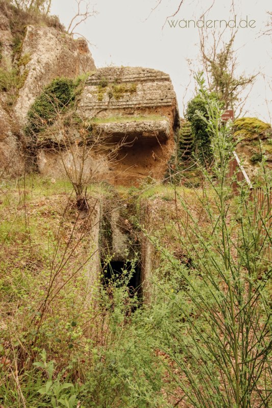 Tomba Prostila in der etruskischen Nekropole von Norchia