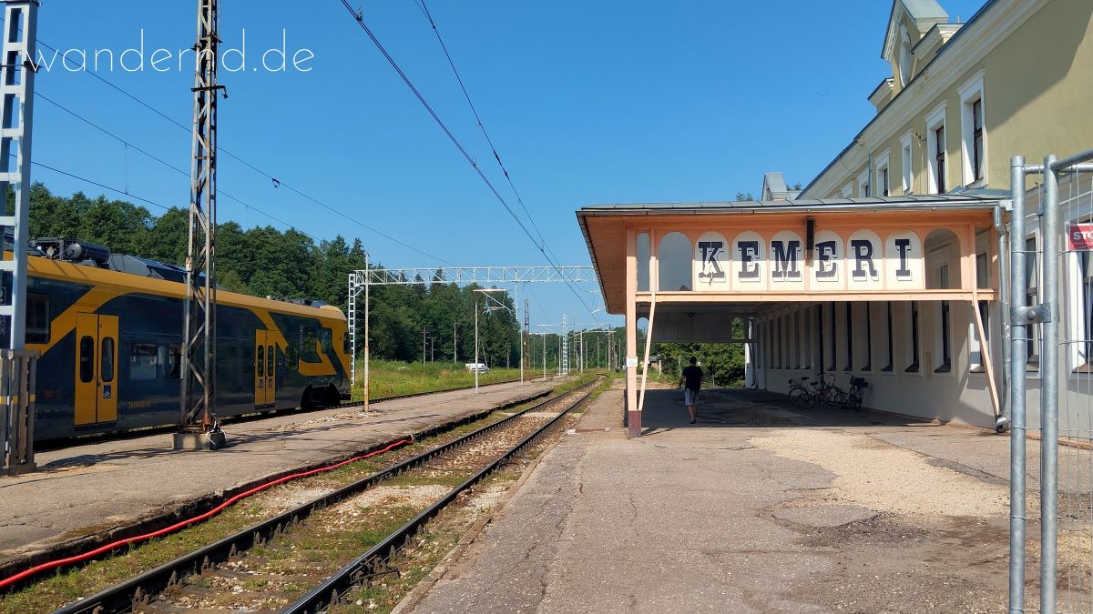 Bahnhof in Kemeri. Von hier aus sind es vier Kilometer zum großen Moor.