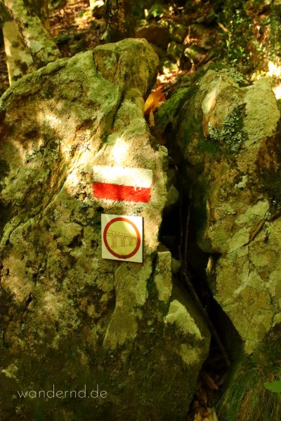 Aquädukt in einem roten Kreis: Markierung der Via degli Acquedotti